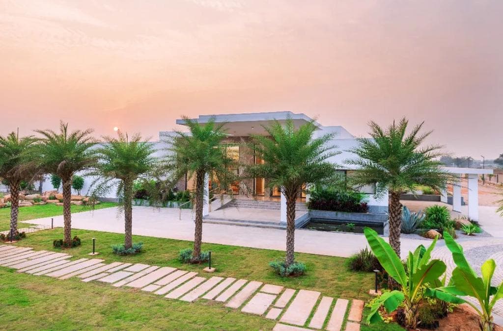 AJ House, private farmhouse in Moinabad