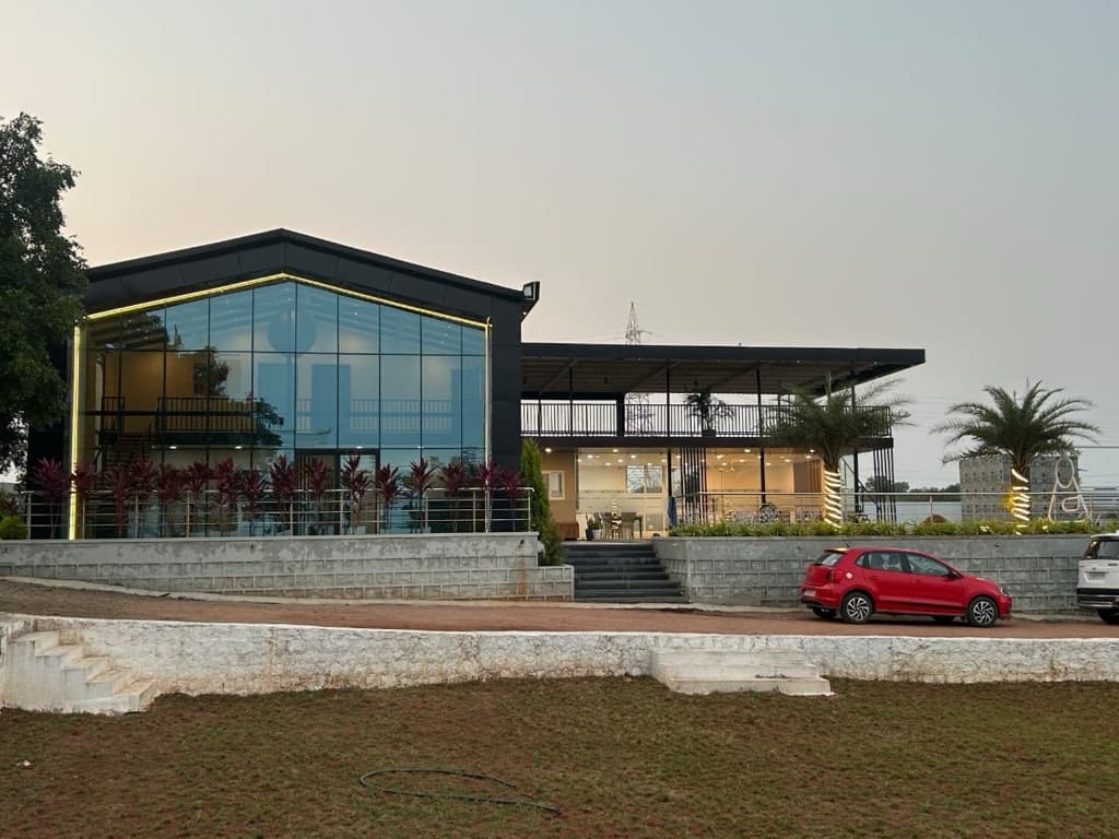 Glassway House, private farmhouse in Kanakamamidi, Moinabad
