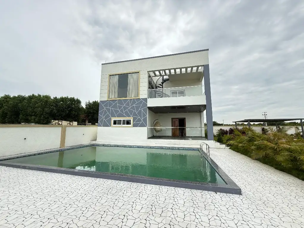 M farms, private farmhouse in Yethbarpally, Moinabad