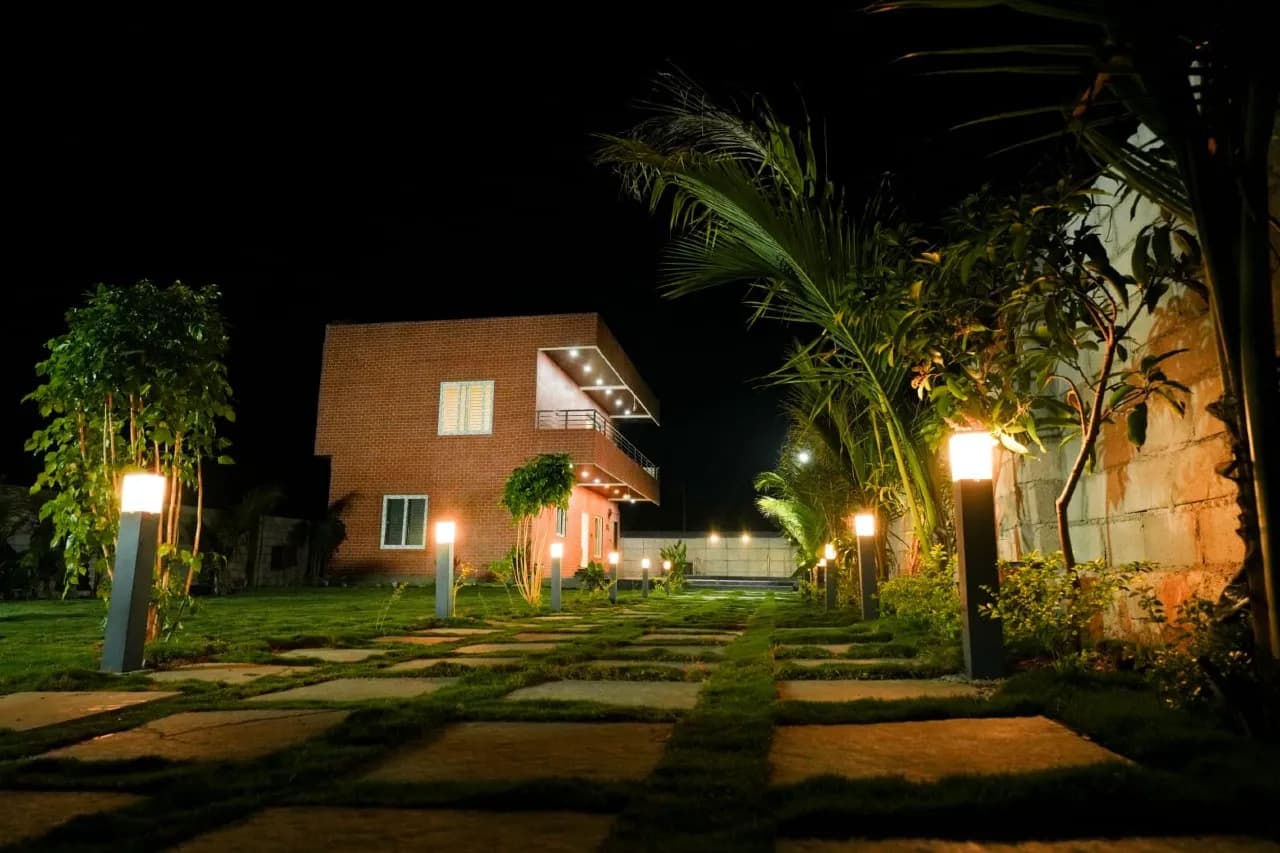 Square Farm Retreat, private farmhouse in Moinabad