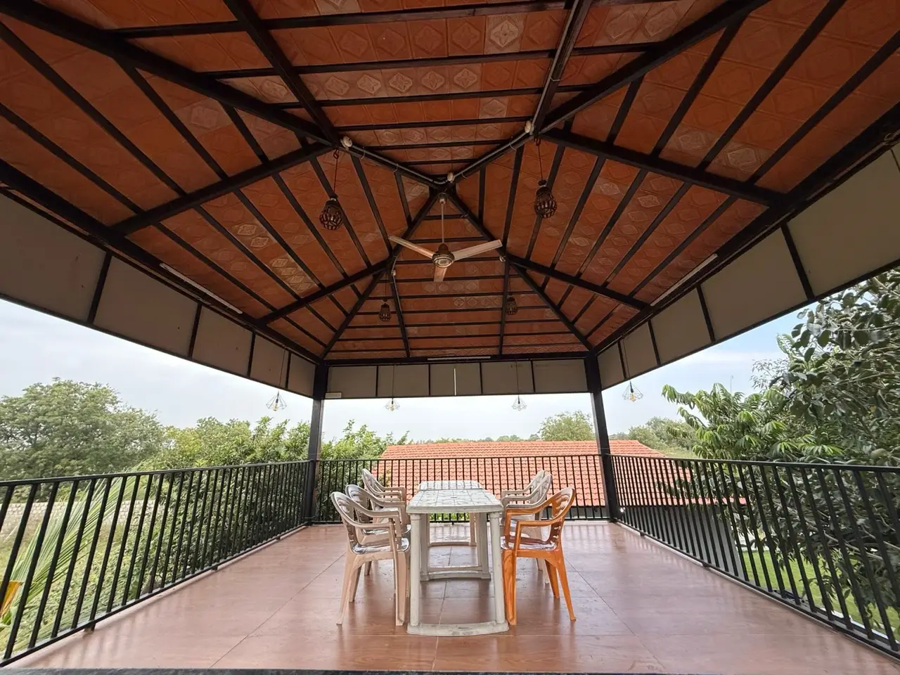 Outdoor sit-out at Sunny Cliff Farmhouse, Nazeeb Nagar, Moinabad